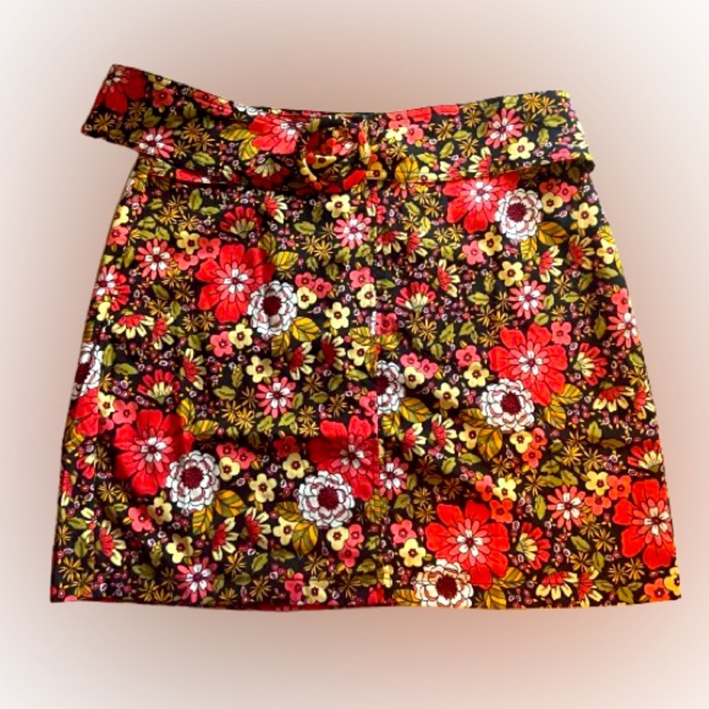 Molly Bracken belted skirt